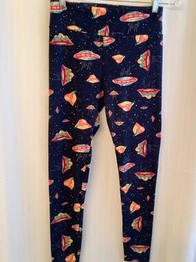LULAROE UFO Leggings!  Whimsical, funny, one size fits most… poly and spandex